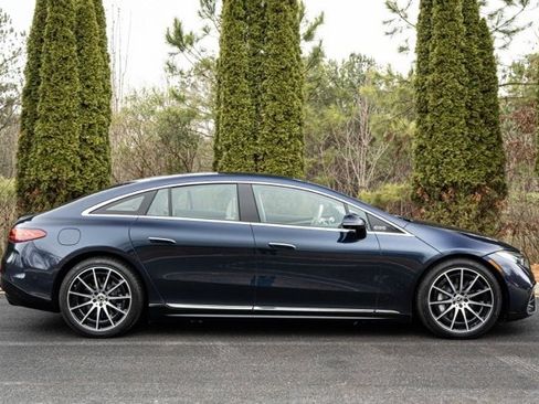 Used 2022 Mercedes-Benz EQS 580 580 image 17