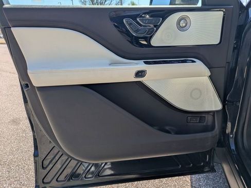Used 2023 Lincoln Aviator Black Label w/ Jet Package image 23