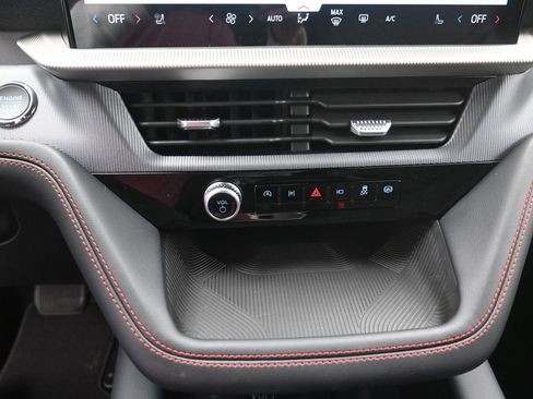 New 2026 Ford Explorer ST-Line w/ ST-Line Street Pack image 4