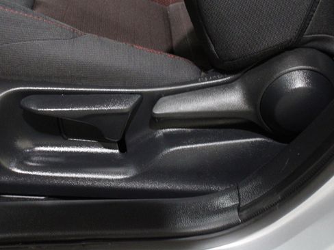 Used 2025 Toyota Corolla SE image 4