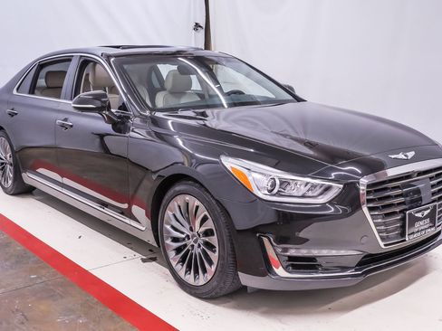 Used 2019 Genesis G90 5.0 Ultimate image 5