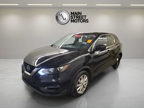 Used 2021 Nissan Rogue Sport S image 1