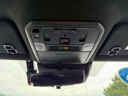 Used 2024 Toyota Tacoma TRD Sport AWD/4WD image 25