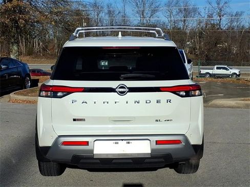 Certified 2024 Nissan Pathfinder SL image 18