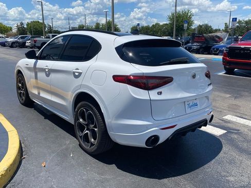 Used 2022 Alfa Romeo Stelvio Veloce AWD/4WD image 7