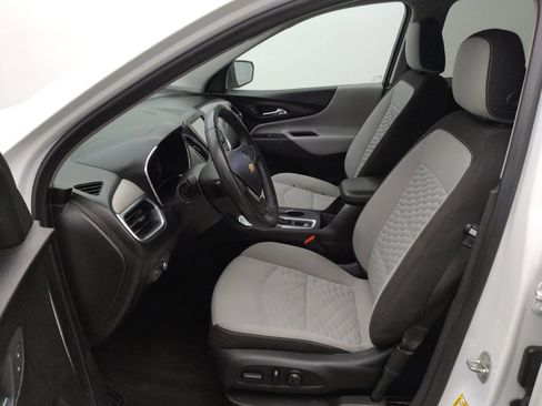 Used 2018 Chevrolet Equinox LT image 17