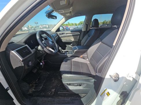 Used 2023 Volkswagen Atlas SE AWD/4WD image 3