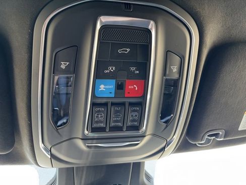 New 2025 Jeep Wagoneer S Launch Edition image 33