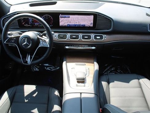 New 2025 Mercedes-Benz GLS 450 4MATIC image 10