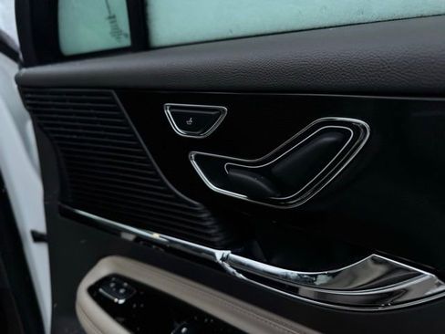 Certified 2022 Lincoln Corsair Standard w/ Equipment Group 101A image 18