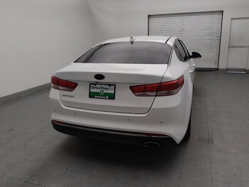 Used 2018 Kia Optima LX w/ 17" Alloy Wheels Package FWD image 7