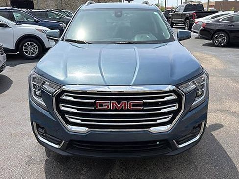 Used 2024 GMC Terrain SLT AWD/4WD image 2