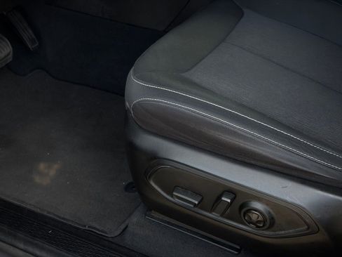 Used 2022 Jeep Grand Cherokee Laredo w/ Luxury Tech Group I image 12