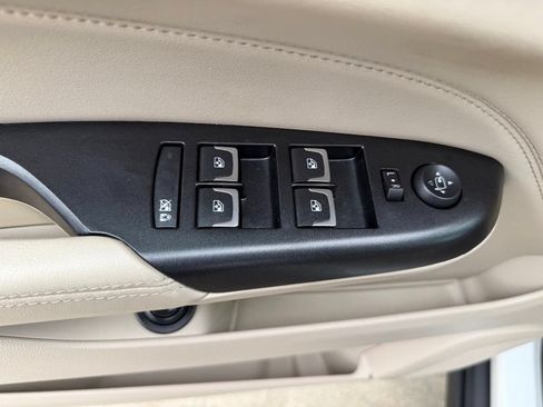 Used 2015 Cadillac SRX Luxury w/ Driver Awareness Package AWD/4WD image 23