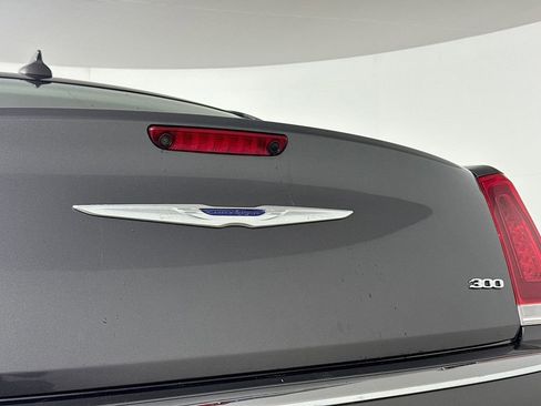 Used 2015 Chrysler 300 Limited w/ Driver Convenience Group image 28