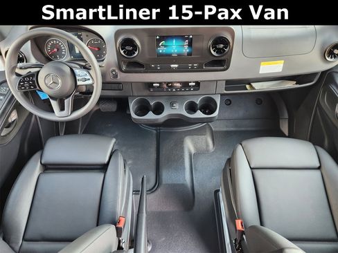 Used 2024 Mercedes-Benz Sprinter 3500 image 2