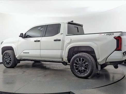 Used 2024 Toyota Tacoma SR5 RWD image 4