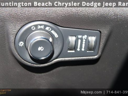 Used 2023 Jeep Compass Altitude image 12