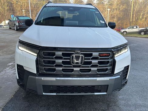 New 2026 Honda Pilot TrailSport image 7