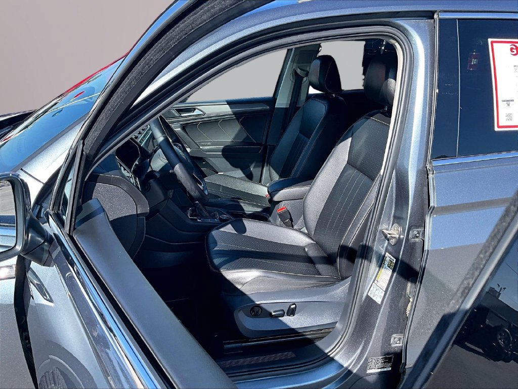 Used 2022 Volkswagen Tiguan SE AWD/4WD image 24