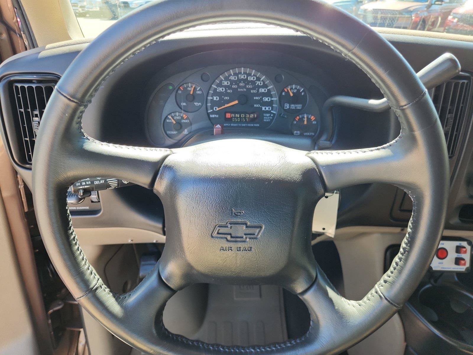 Used 2001 Chevrolet Express 1500 Passenger w/ LS Preferred Equipment Group RWD image 19