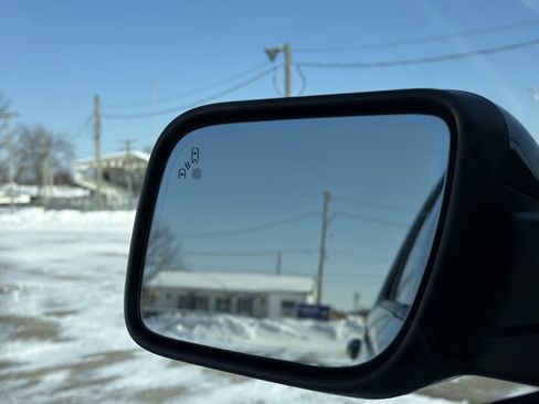 Used 2016 Ford Explorer XLT w/ Equipment Group 202A image 6