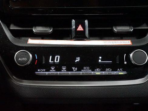 Used 2025 Toyota Corolla LE FWD image 20