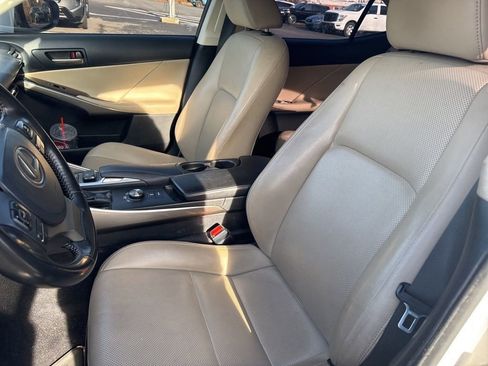 Used 2018 Lexus IS 300 AWD w/ Comfort Package image 4