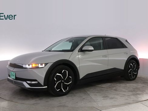 Used 2024 Hyundai Ioniq 5 SEL RWD image 18