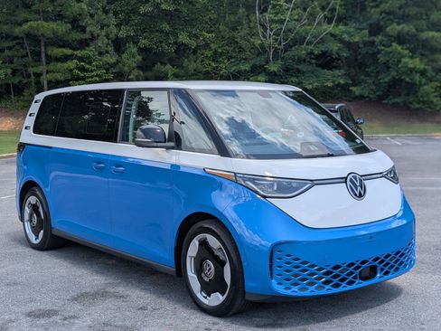 Used 2025 Volkswagen ID. Buzz Pro S Plus RWD image 11