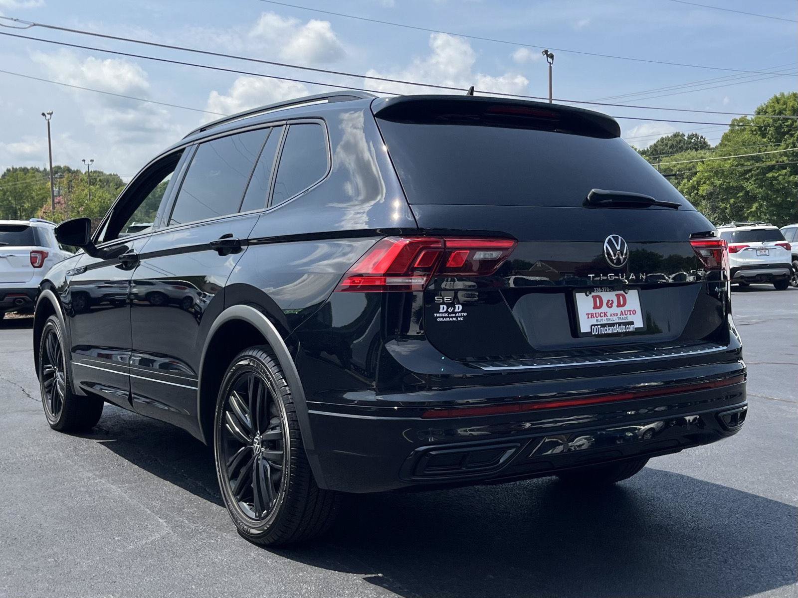 Used 2022 Volkswagen Tiguan SE R-Line AWD/4WD image 41