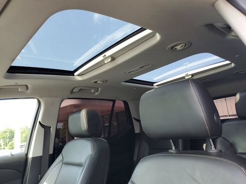 Used 2020 Chevrolet Traverse Premier w/ Redline Edition AWD/4WD image 10