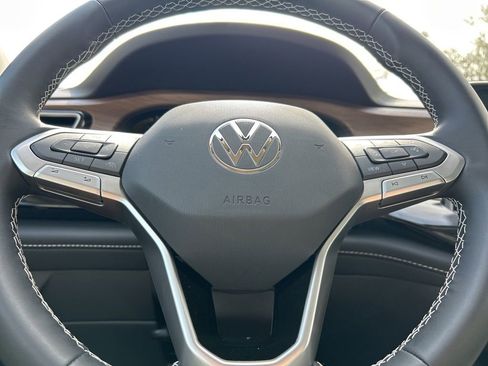 New 2026 Volkswagen Atlas SE image 25
