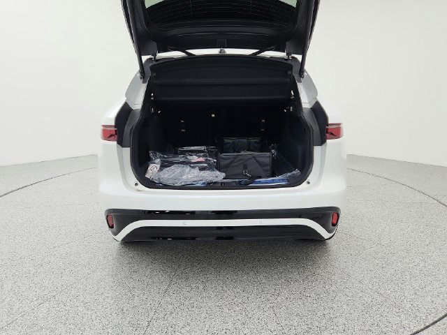 Certified 2026 Jaguar F-PACE R-Dynamic S AWD/4WD image 19