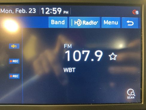 Used 2021 Hyundai Elantra SEL image 25