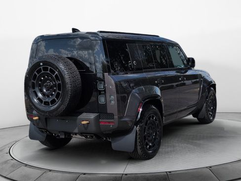 New 2026 Land Rover Defender 110 AWD/4WD image 7