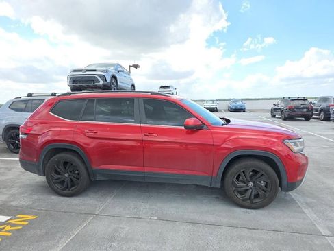 Used 2022 Volkswagen Atlas SE image 2