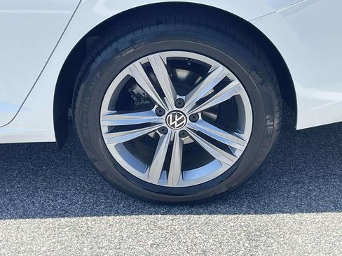Certified 2024 Volkswagen Jetta SE FWD image 7