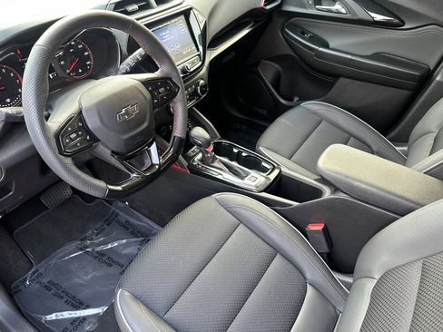 Used 2023 Chevrolet TrailBlazer RS w/ Sun and Liftgate Package image 11