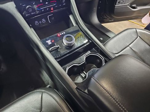 Certified 2023 Jeep Grand Cherokee Limited w/ Luxury Tech Group II image 26