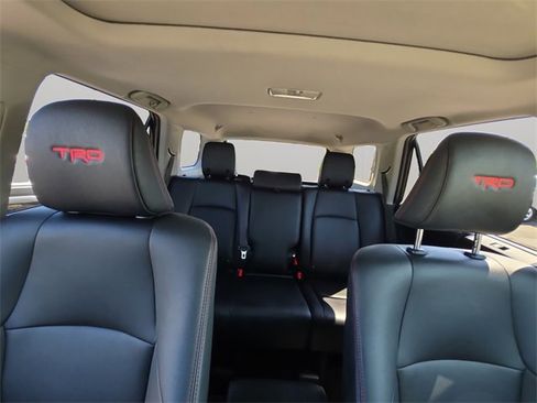 Used 2019 Toyota 4Runner TRD Off-Road image 13