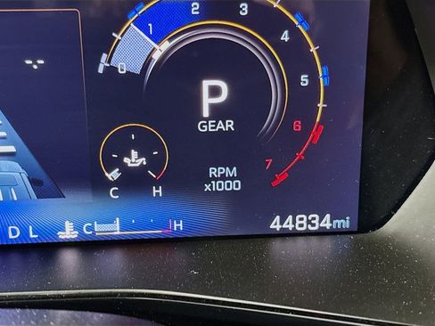 Used 2024 Chevrolet Colorado Z71 w/ Z71 Convenience Package 2 image 12