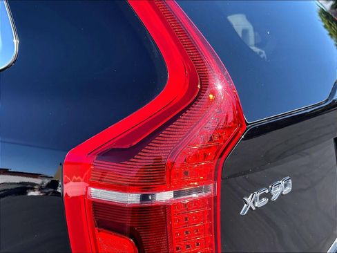 Used 2024 Volvo XC90 T8 Ultimate w/ Protection Package Premier AWD/4WD image 33