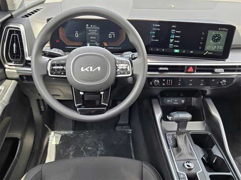 New 2025 Kia Sorento LX image 19