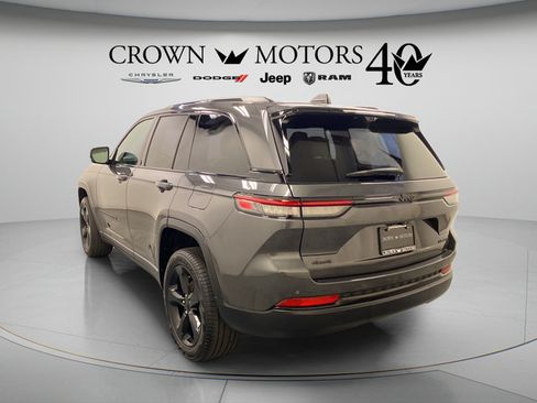 Used 2025 Jeep Grand Cherokee Limited w/ Luxury Tech Group II AWD/4WD image 12