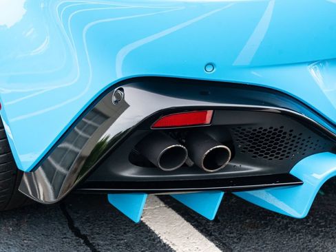 Used 2019 Aston Martin V8 Vantage Coupe RWD image 18