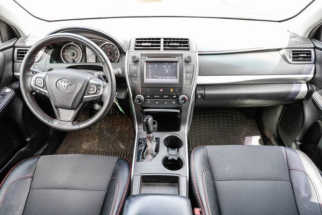 Used 2017 Toyota Camry SE FWD image 12