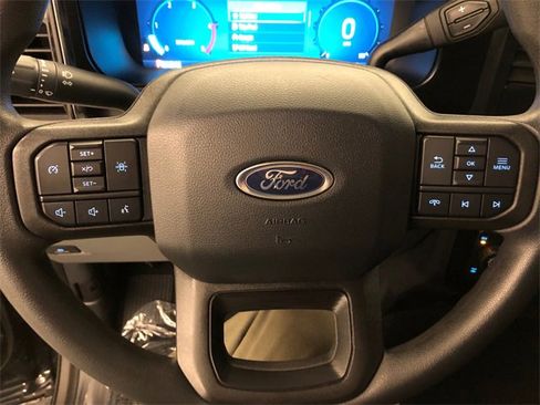 Used 2023 Ford F250 XLT w/ Black Appearance Package image 19