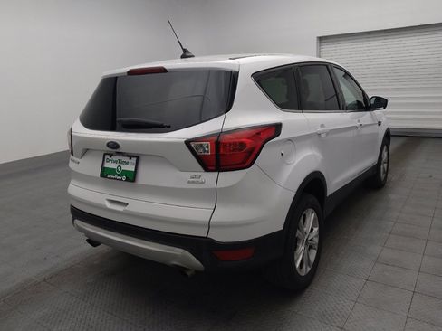 Used 2019 Ford Escape SE image 9