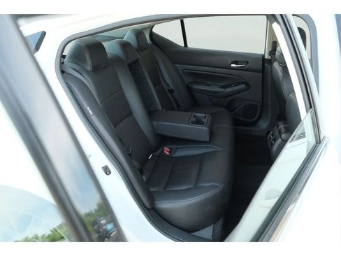 Used 2023 Nissan Altima 2.0 SR FWD image 32
